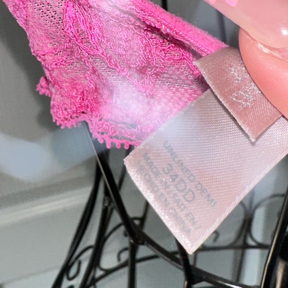 Victoria’s Secret underwire lace bra .. 34DD .. 2 for 40 - Picture 7 of 10